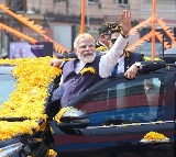 Karnataka: Massive crowds welcome PM Modi during Udupi roadshow
