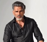 Suniel Shetty celebrates his roots by wearing his pride, calls identity the real fashion