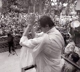 Amitabh Bachchan pens an emotional message for his fans, 'the smiles that make me live'