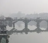 Intense cold wave continues in Kashmir; no forecast for snowfall