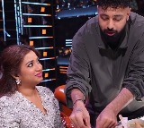 Shreya Ghoshal and Badshah unleash a ‘samosa battle’ on the set of Indian Idol 16