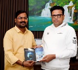 ఏఐ పుస్తకాల రచయిత స్వామి ముద్దం కు మంత్రి శ్రీధర్ బాబు అభినందనలు