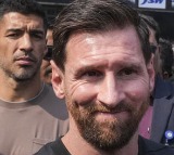 Disappointed Lionel Messi Fan Takes Kolkata Stadiums Carpet Home To Compensate Ticket Cost