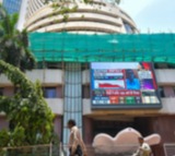 Sensex, Nifty end flat as IT gains fail to offset broader market losses