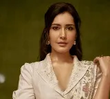 Raashi Khanna on Working with Pawan Kalyan in Ustaad Bhagat Singh