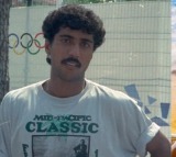 Anjum Saeed Pakistan Hockey Manager Caught Smoking on Plane