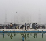 Taj Mahal Shrouded in Fog Disappoints Tourists