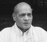 Andhra Pradesh Governor, Telangana CM pay tributes to ex-PM Narasimha Rao