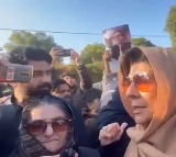 Pakistan: Imran Khan's sisters, PTI workers hold sit-in protest