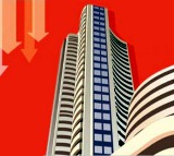Sensex, Nifty end lower as IT, auto stocks drag markets