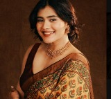 Hebbah Patel Reacts to Shivajis Comments on Heroine Dressing