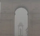 Smog returns to Delhi as air quality slips back into 'very poor' zone