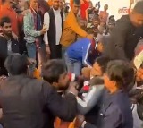 PM Modi Rally Turns Chaotic Over Samosas in Lucknow Viral Video