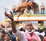 Sammakka Saralamma Jatara Devotees Flock to Medaram Early