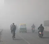 Delhi's air quality continues to remain 'very poor' amid biting cold