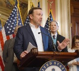 US Democrats say Trump bypassed Congress on Venezuela