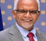 Mauritius President Dharambeer Gokhool Visits Mangalagiri Panakala Swamy Temple