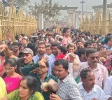 Medaram Jatara Resembles Mini Festival Due to Devotee Rush