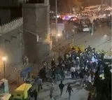 Tensions erupt during anti-encroachment drive near Old Delhi mosque