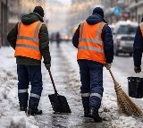 Mukesh Mandal Indian Software Engineer Sweeping Streets in Russia
