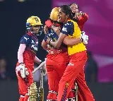 WPL 2026: De Klerk pulls off a heist as RCB steal thrilling three-wicket win over MI (ld)