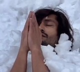 Vidyut Jammwal scales a tree unclothed, calls it a ‘yogic practice of Sahaj’