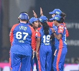 WPL 2026: Delhi Capitals elect to bowl first against Gujarat Giants