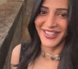 It's pure nostalgia for Shruti Haasan as she strolls down her college lane once again
