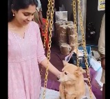 Tina Sravya Apologizes for Dog Gold Offering at Medaram Jatara