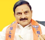 Srinivas Varma Says Movie Glamour Alone Cannot Guarantee Political Success