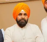 Pawan Kalyan Visits Sikh Gurudwara in Nanded Donning Turban