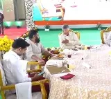 Chandrababu Pawan Kalyan Attend Republic Day At Home in Vijayawada
