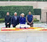 EU leaders meet PM Modi, say looking forward to fruitful summit