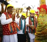 Central ministers Jural Oram, Kishan Reddy participate in Medaram tribal fair