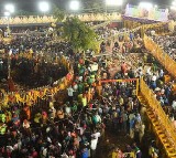 Medaram Jatara Sammakka Sarakka Deities Enthrone Crowd Gathers