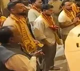 Indian Cricket Team Kuldeep Yadav Visit Siddhivinayak Temple for T20 World Cup Success