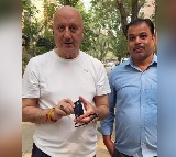Anupam Kher Praises Guard for Returning Lost Credit Card