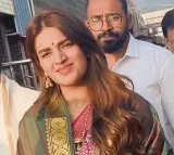 Nidhhi Agerwal offered prayers at Tirumala temple