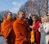 Buddhist monks end 2,300-mile peace walk in Washington