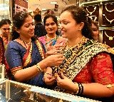 Gold, silver prices continue to decline amid weakening safe haven demand