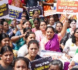 Telangana: Kavitha leads protest over unfulfilled promises of Congress govt