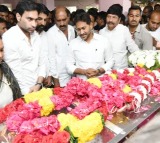 YS Jagan consoles Talashila Raghuram