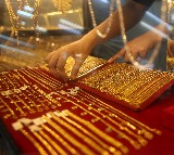 Haji Akhtar Returns Gold Found in Scrap Shows Honesty