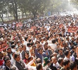 Delhi BJP workers protest outside Congress office, demand Rahul's apology