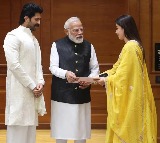 Vijay Deverakonda and Rashmika Mandanna seek blessings from PM Modi