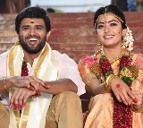 Vijay Deverakonda Rashmika Visit Nagar Kurnool for Satyanarayana Swamy Vratham