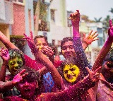 Sajjanar Warns Against Forcibly Applying Colors During Holi in Hyderabad