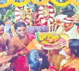 Kesineni Chinni vs Kollikuppdi Srinivasarao Clash at Temple