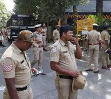 Bangalore Police Officer Helps Stranded Youth Wins Hearts