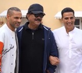 ‘Howzzat’: Akshay Kumar gets bowled out by Shikhar Dhawan on ‘Bhoot Bangla’ set